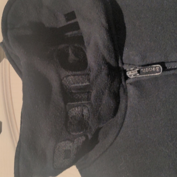 Bench - black zip up - Picture 2 of 3